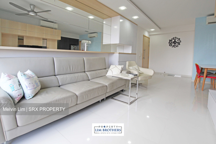 Esparina Residences thumbnail photo